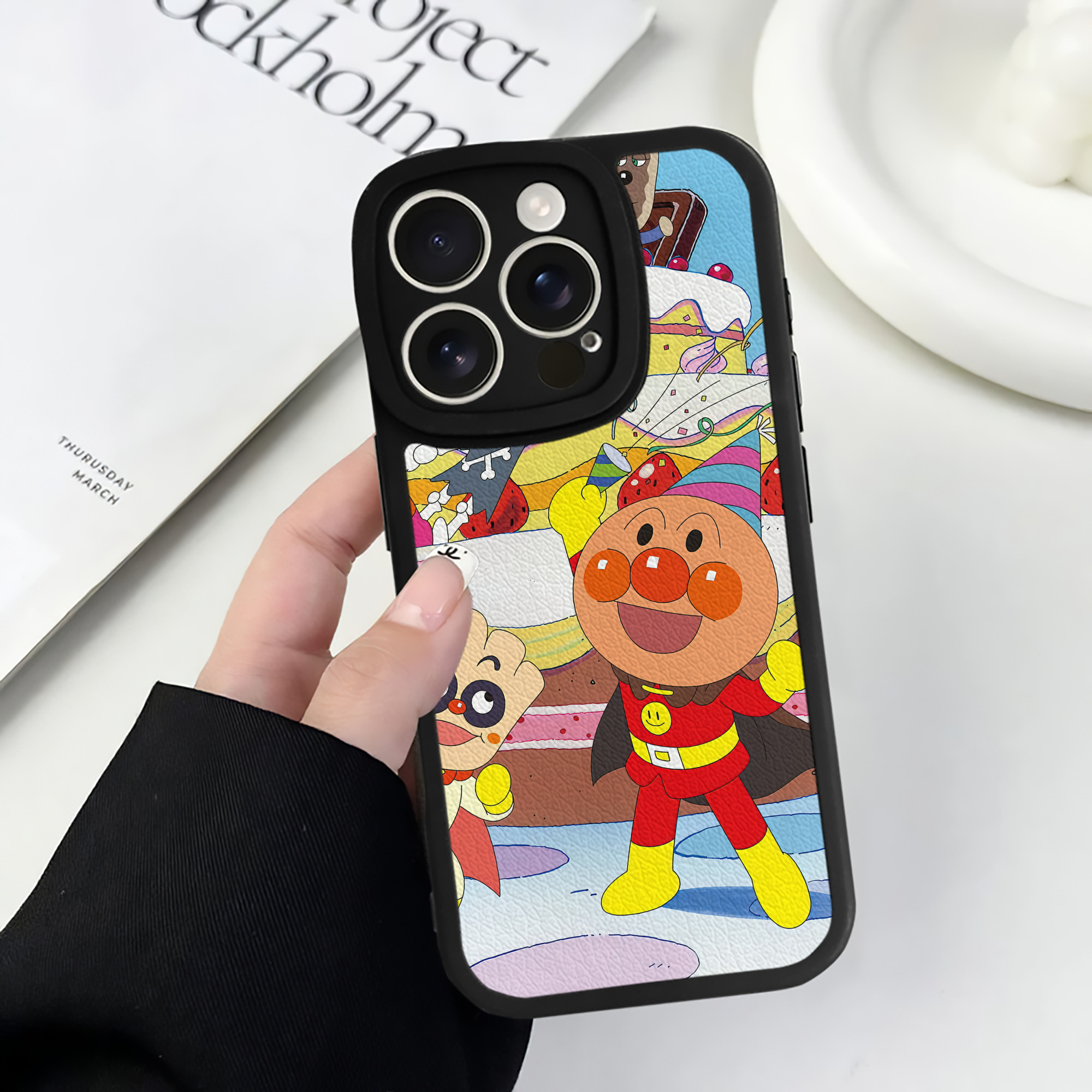 （画像用） アンパンマン Anpanman 【iPhone 16シリーズ対応】シリコンスマホケース（レザー調） 材質：シリコン